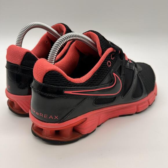 Nike Reax Rocket 2 Shoes Womens Size 8.5 Black Red Running Sneakers 454175-003 - Picture 6 of 10